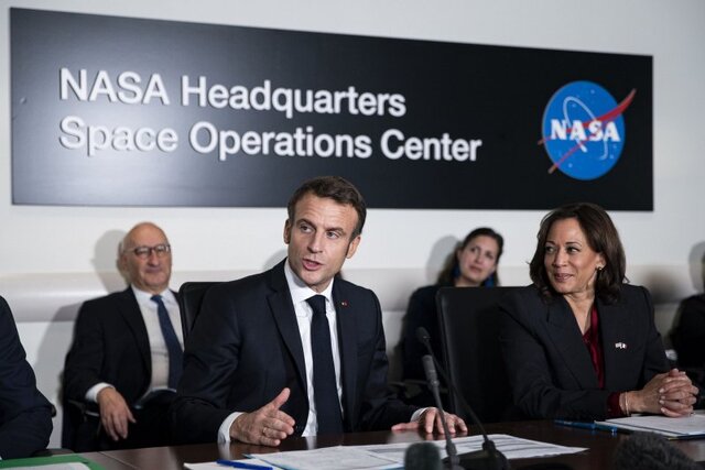 بازدید رئیس جمهور فرانسه از ناسا و تماشای جدیدترین تصویر "جیمز وب"