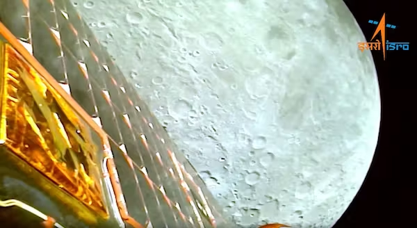 هند در آستانه اولین فرود خود بر کره ماه