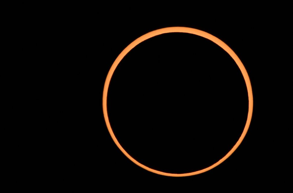 گزارش تصویری از خورشید گرفتگی حلقوی سال ۲۰۲۳